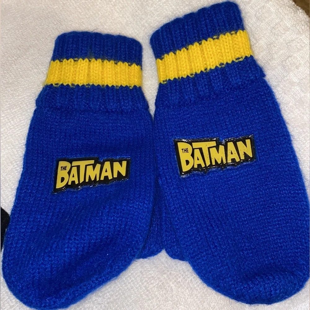 Batman beanie and mittens set by DC comics for kids in blue and yellow